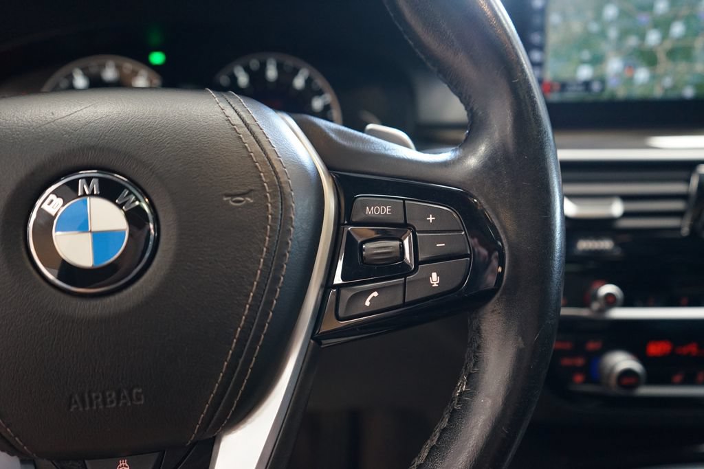 Used 2018 BMW 530i xDrive AWD/4WD image 33
