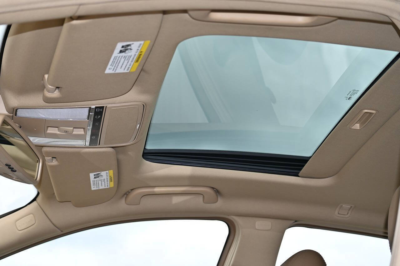 Used 2007 Mercedes-Benz S 550 image 16