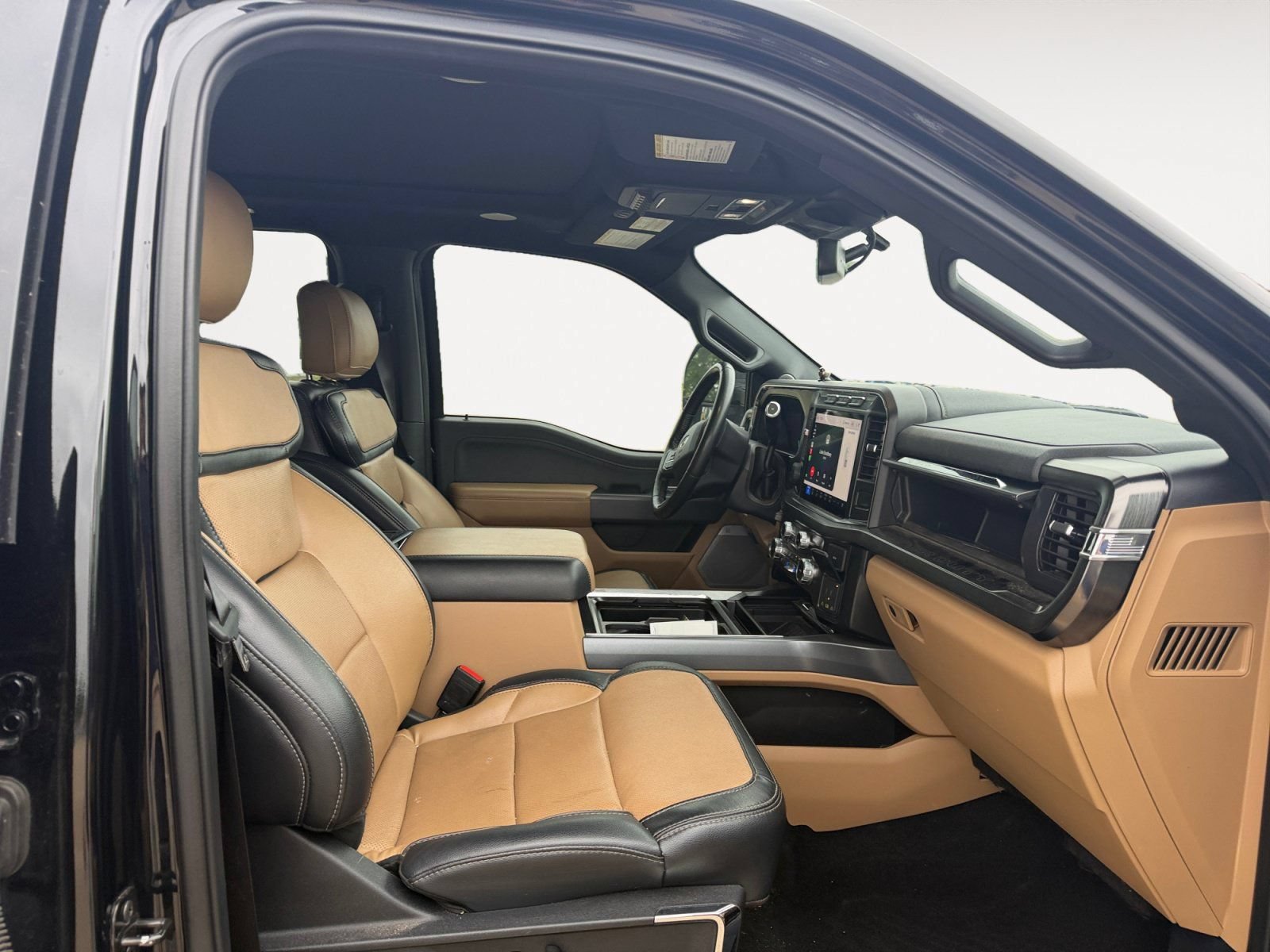Used 2024 Ford F450 Lariat w/ Lariat Ultimate Package AWD/4WD image 15