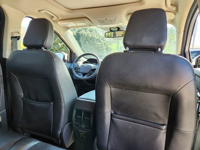 Used 2019 Ford Escape Titanium image 21