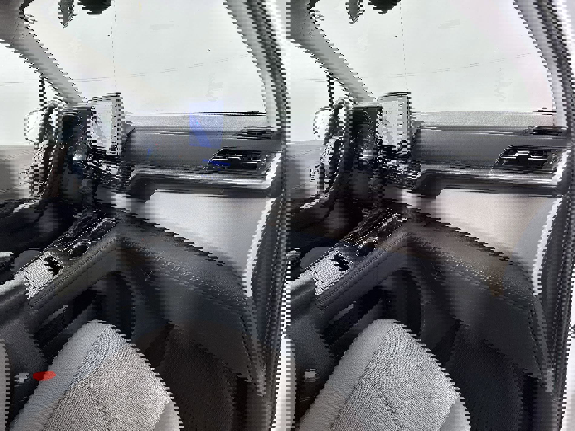 Used 2022 Toyota Sienna LE image 64