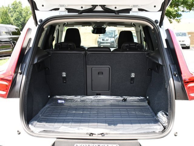 New 2025 Volvo XC40 B5 Plus w/ Protection Package Premier image 26