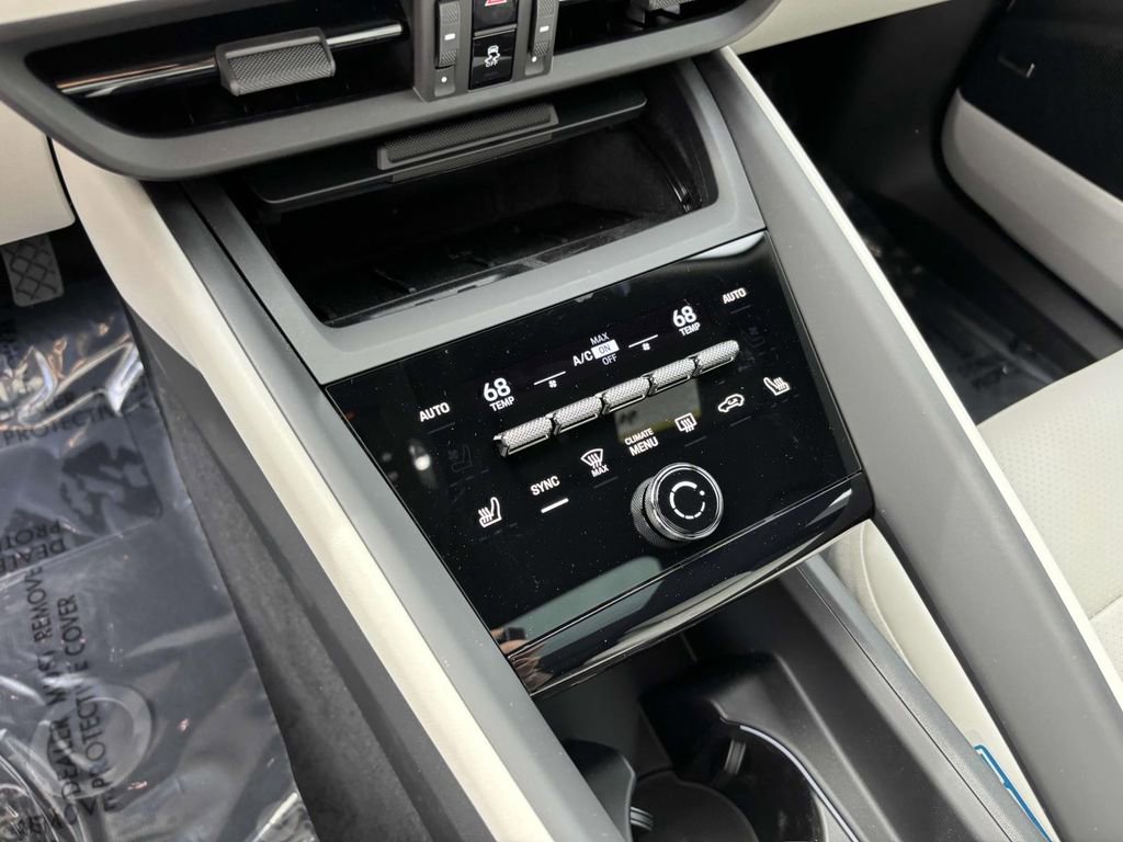 Used 2025 Porsche Macan 4 Electric image 24