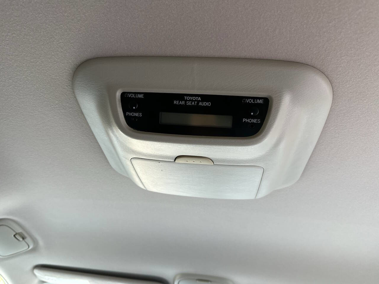 Used 2004 Toyota Sienna LE FWD image 15