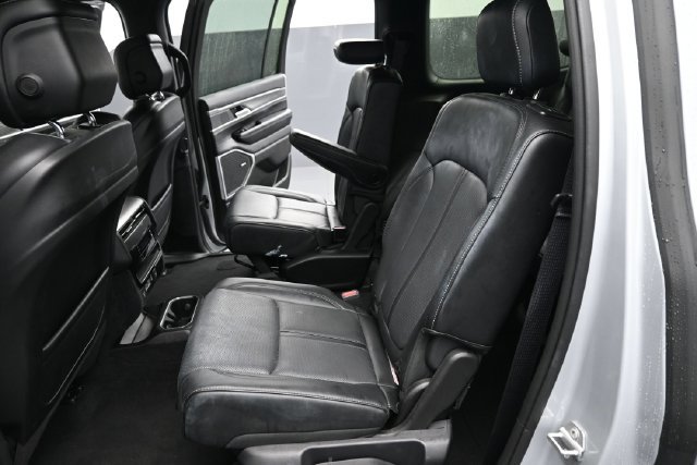 Used 2025 Jeep Wagoneer Series II AWD/4WD image 14