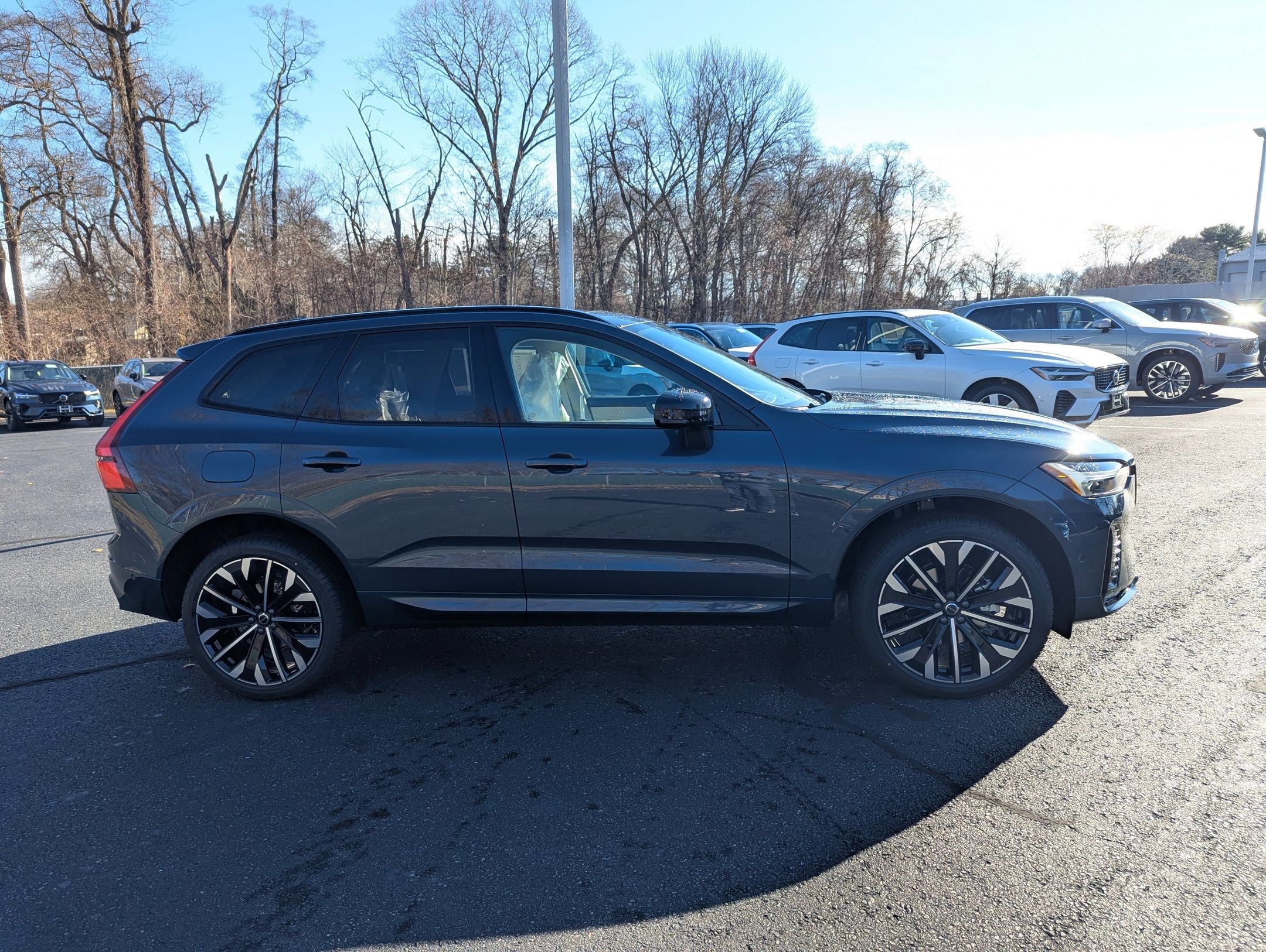 New 2026 Volvo XC60 B5 Ultra w/ Protection Package Premier image 3