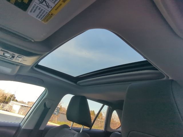 Used 2021 Toyota RAV4 XLE w/ Convenience Package AWD/4WD image 13