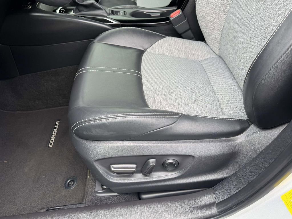 Certified 2021 Toyota Corolla XSE w/ XSE Preferred Package FWD image 18