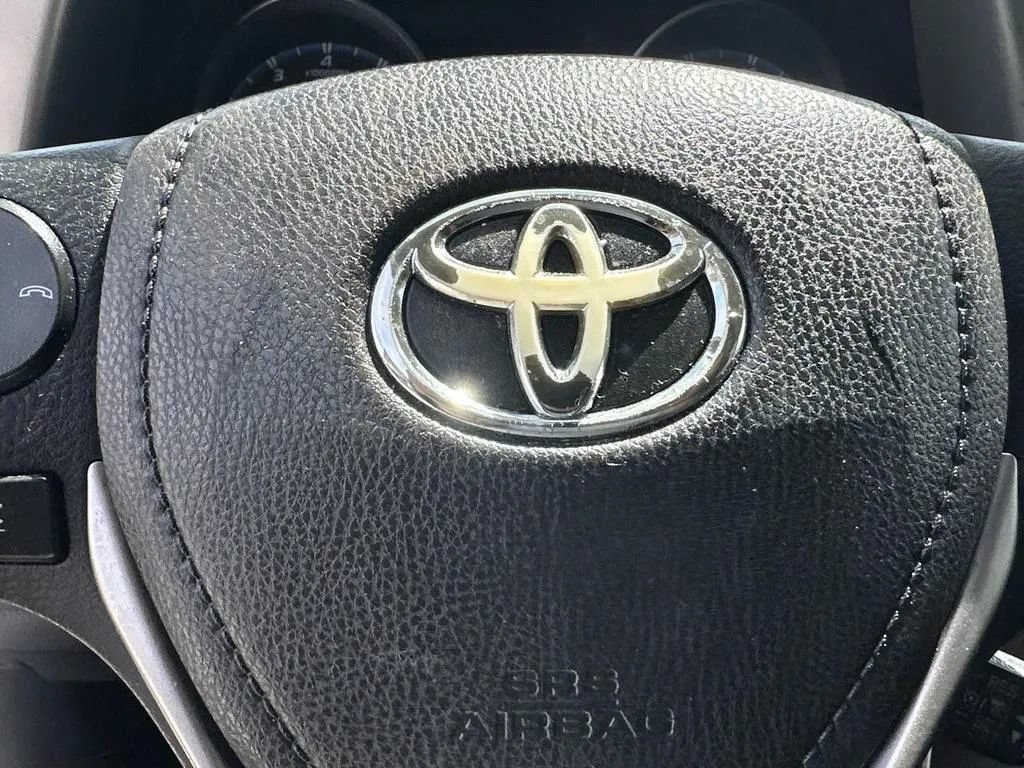 Used 2017 Toyota RAV4 LE FWD image 28