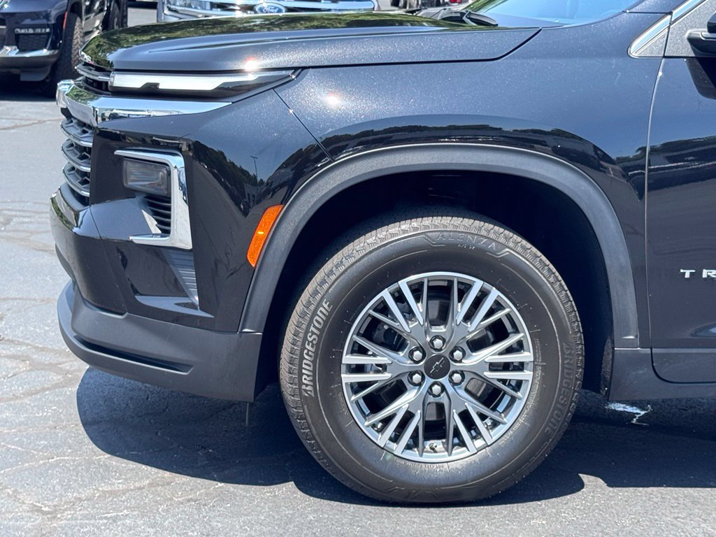 Used 2024 Chevrolet Traverse LT FWD image 37