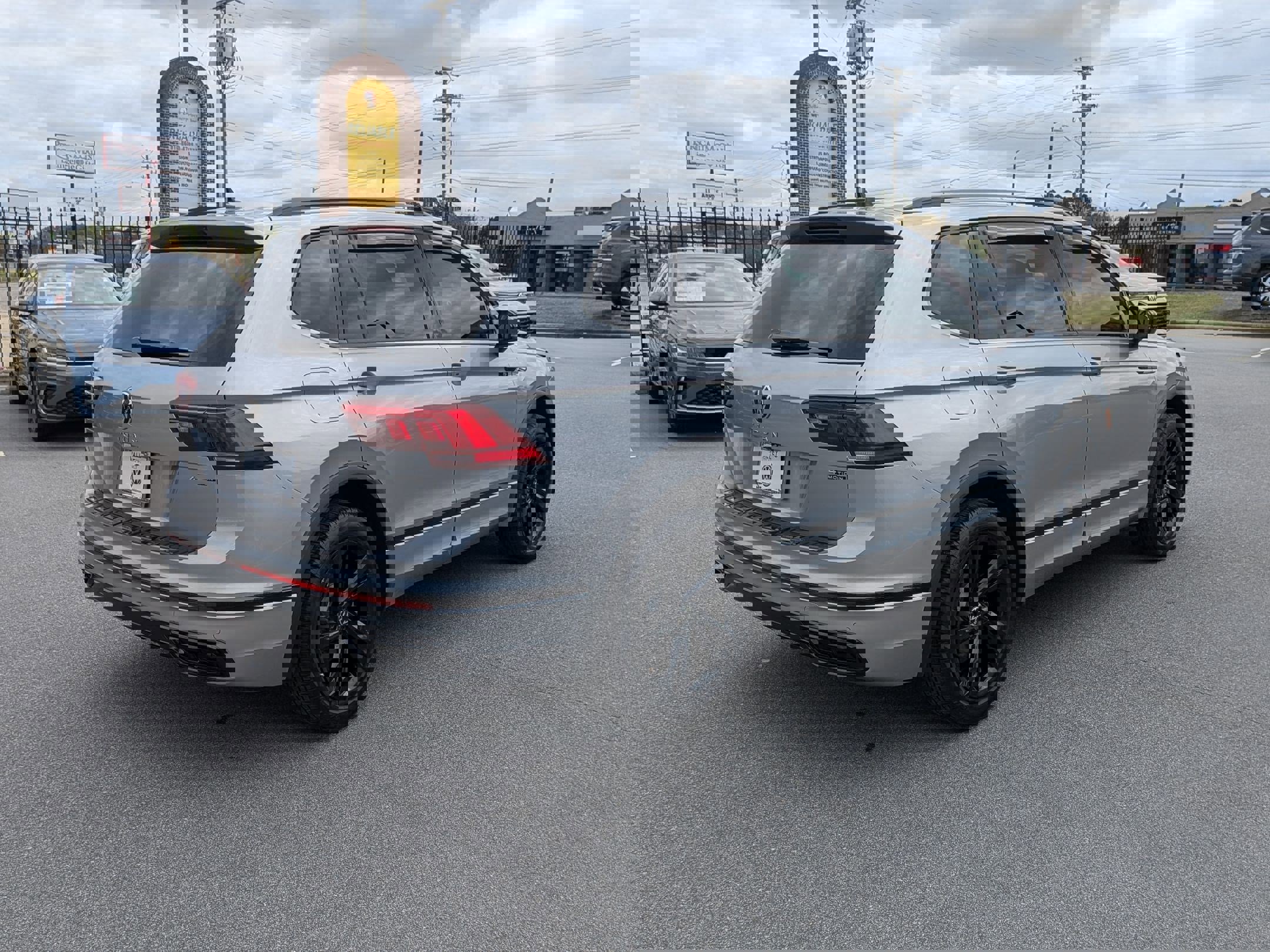 Used 2024 Volkswagen Tiguan SE R-Line image 3