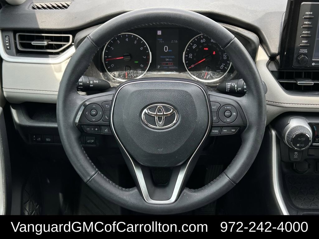 Used 2022 Toyota RAV4 XLE Premium image 12