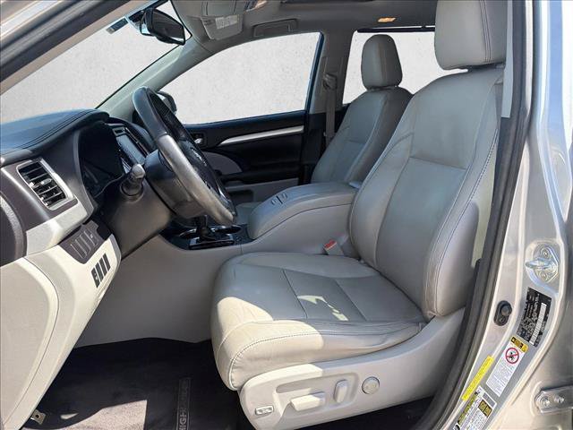 Used 2015 Toyota Highlander XLE FWD image 10