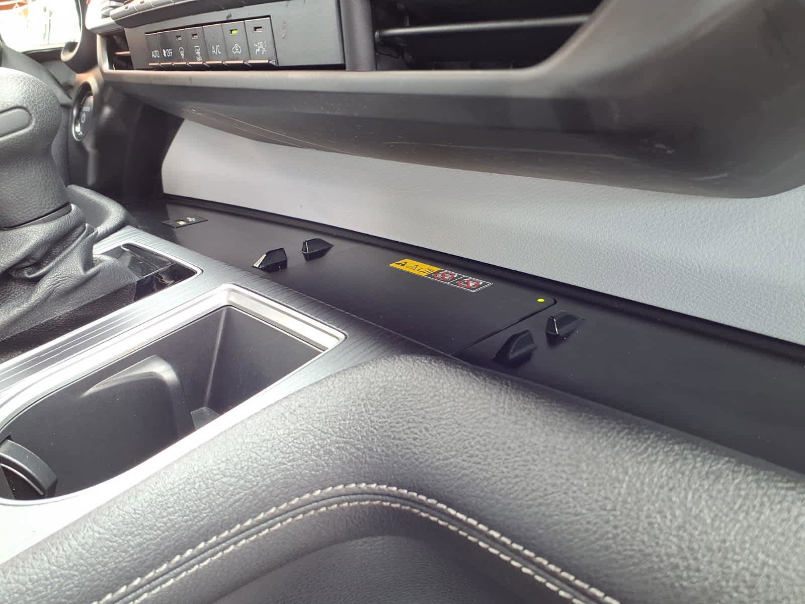 Certified 2025 Toyota Sienna LE FWD image 14