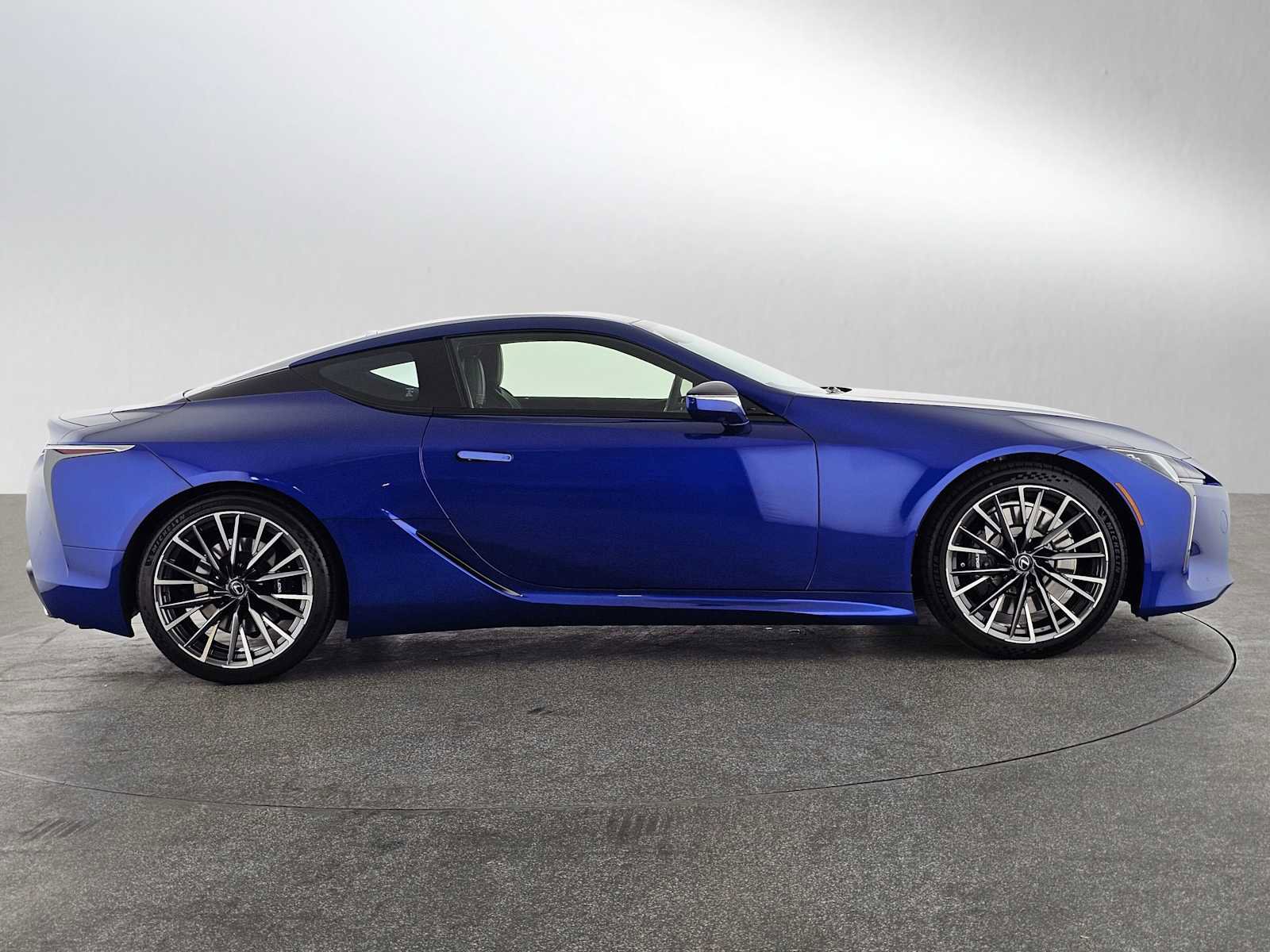 Used 2025 Lexus LC 500 Coupe w/ Performance Package image 2