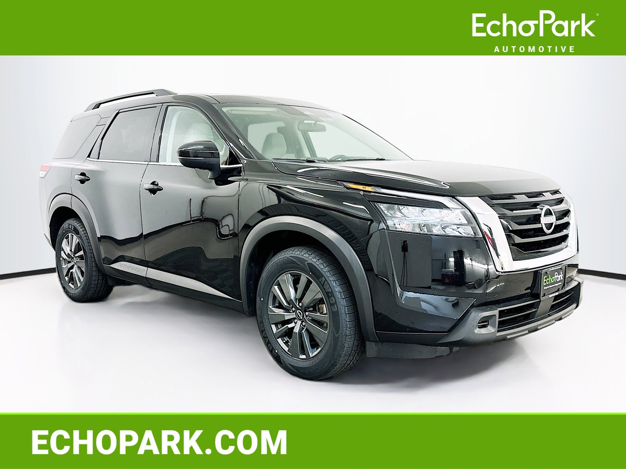 Used 2024 Nissan Pathfinder SV w/ SV Premium Package image 1