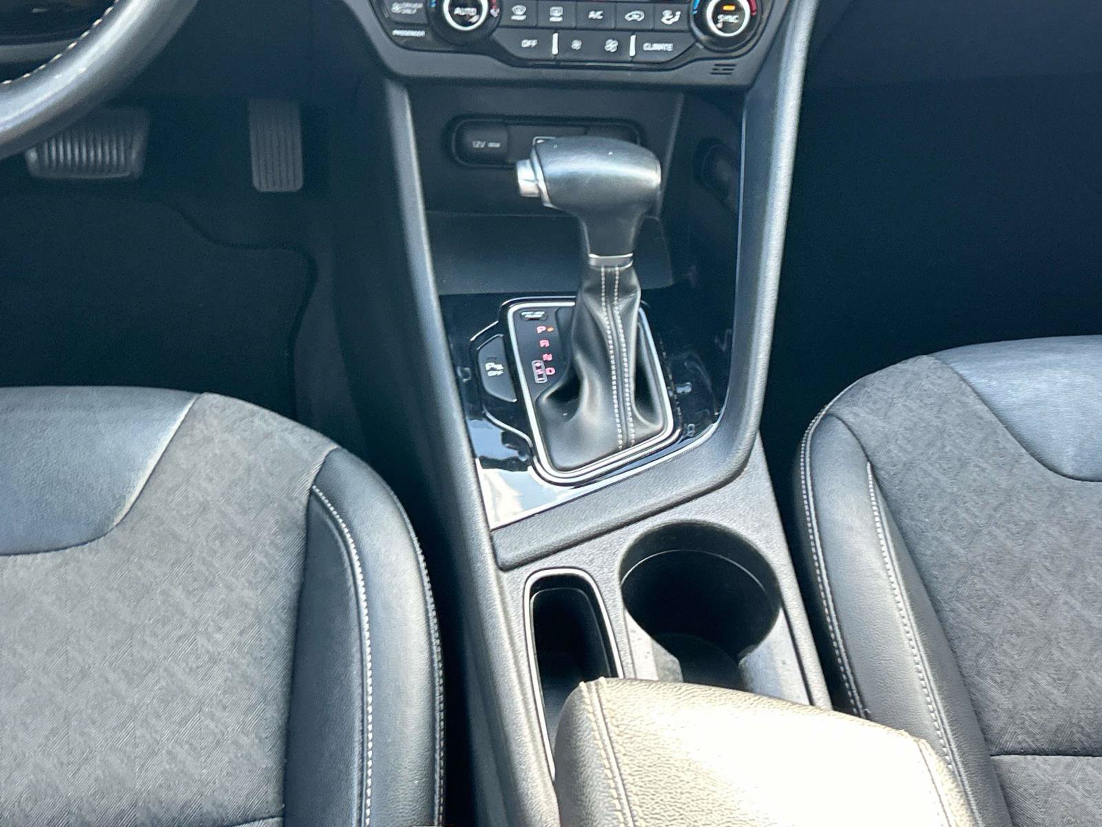 Used 2022 Kia Niro LXS FWD image 16