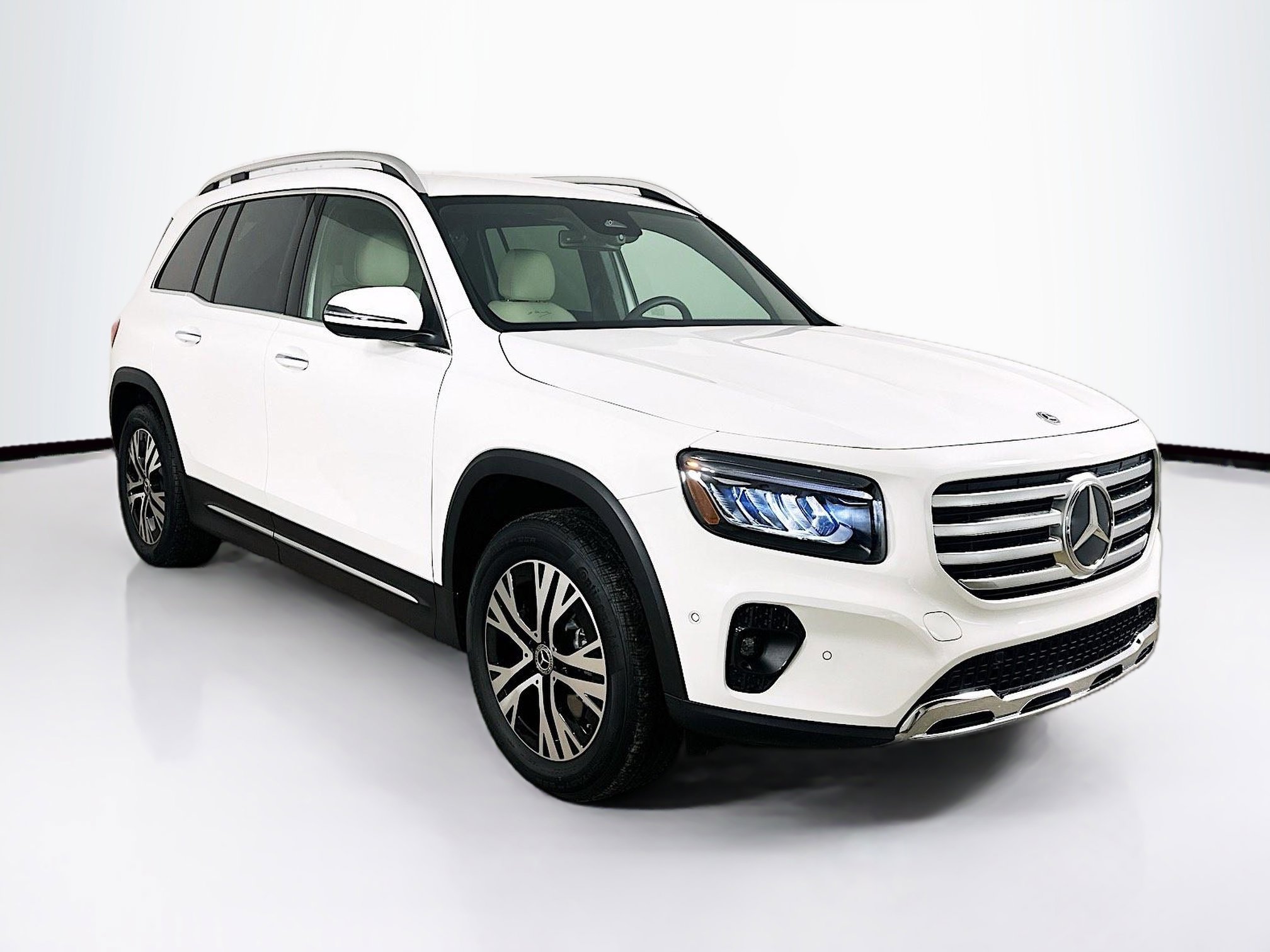 Certified 2025 Mercedes-Benz GLB 250 4MATIC image 3