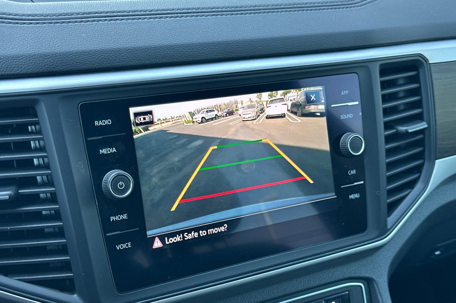 Used 2021 Volkswagen Atlas SE image 20