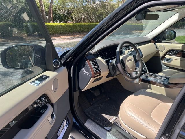 Used 2020 Land Rover Range Rover HSE image 4