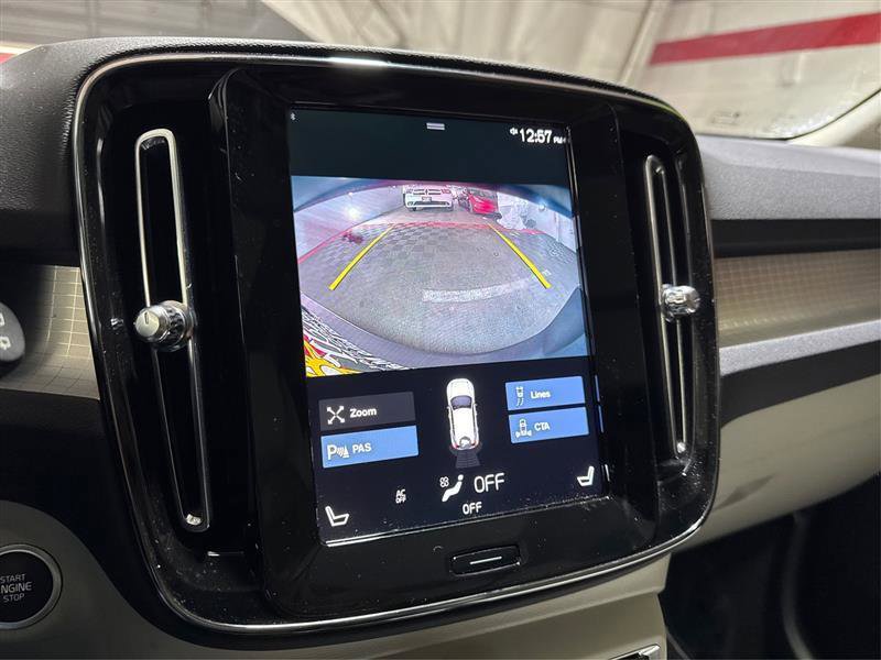 Used 2021 Volvo XC40 T5 Momentum image 34