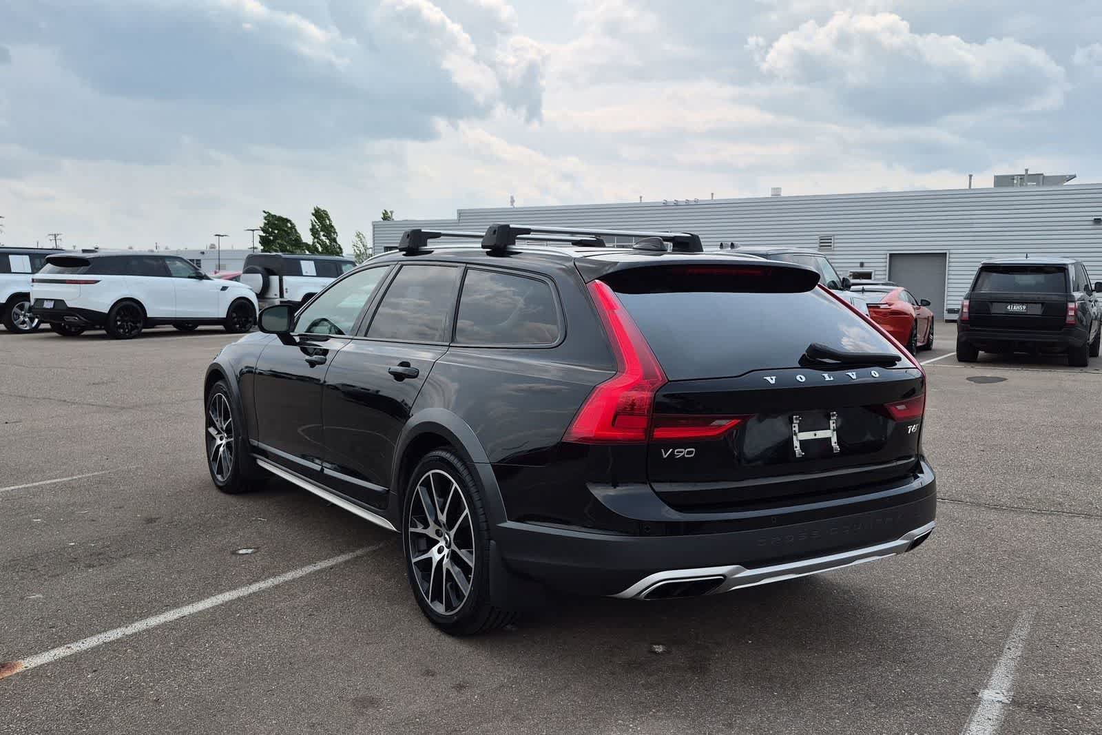 Used 2019 Volvo V90 T6 Cross Country AWD/4WD image 4
