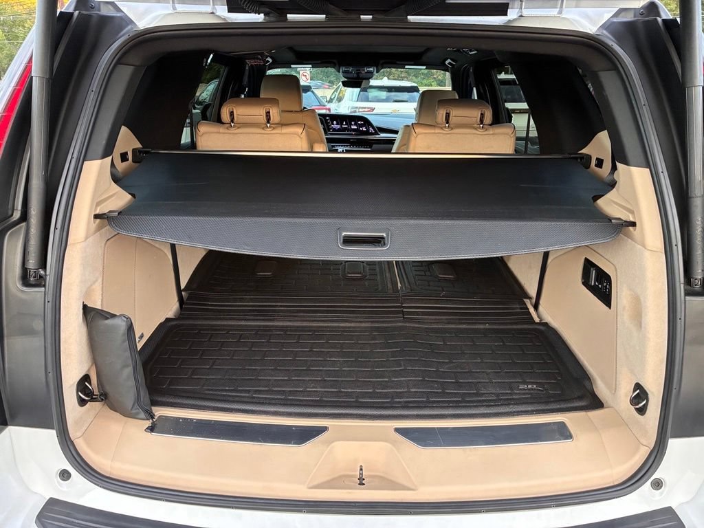Used 2023 Cadillac Escalade Premium Luxury w/ Performance Package AWD/4WD image 14