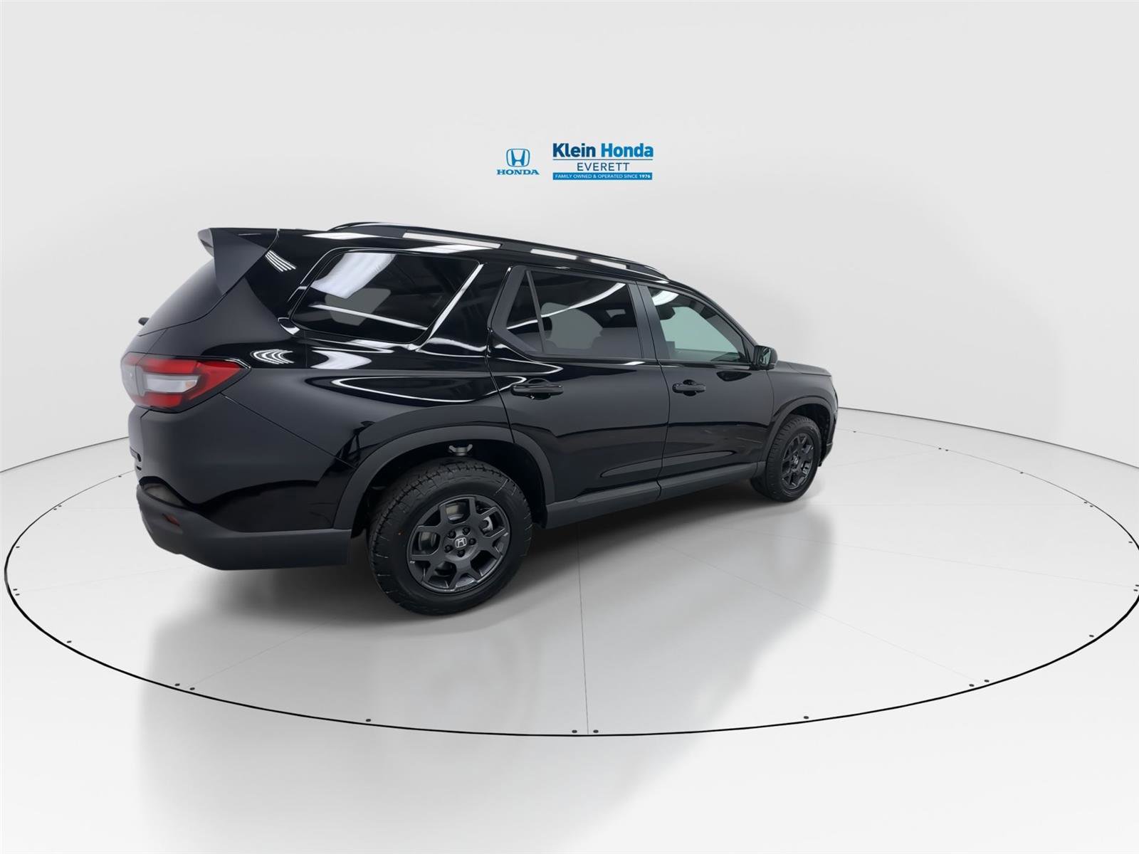 New 2026 Honda Pilot TrailSport image 2