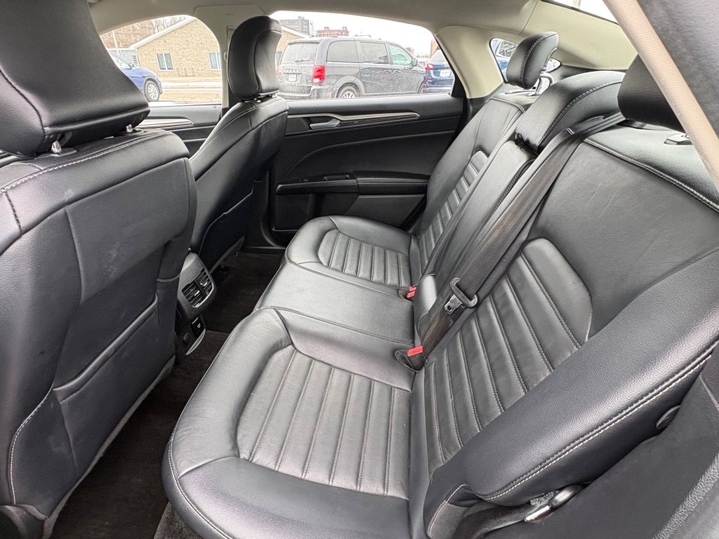 Used 2018 Ford Fusion SE w/ Equipment Group 602A image 11