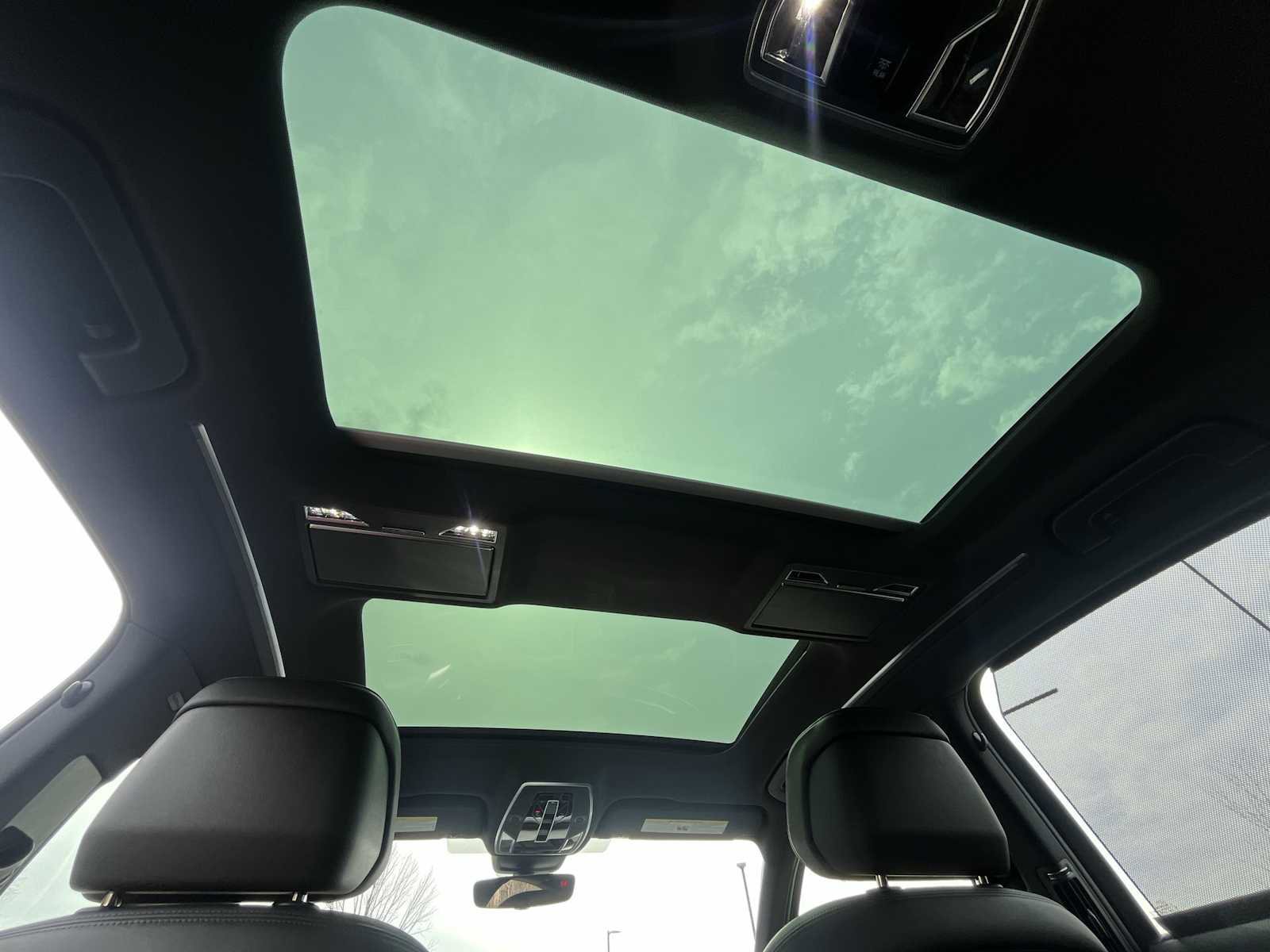 Used 2023 Audi A8 L 3.0T w/ Comfort Plus Package image 34