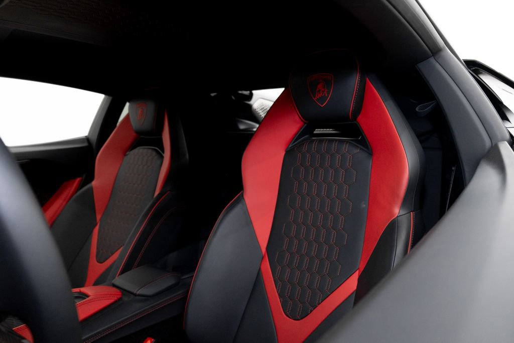 Used 2024 Lamborghini Revuelto image 52