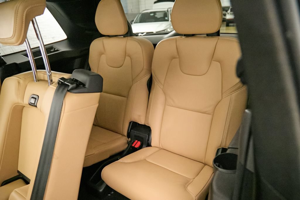 Certified 2023 Volvo XC90 T8 Ultimate w/ Lounge Package AWD/4WD image 21