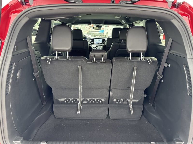 New 2026 Chrysler Pacifica Select AWD/4WD image 10