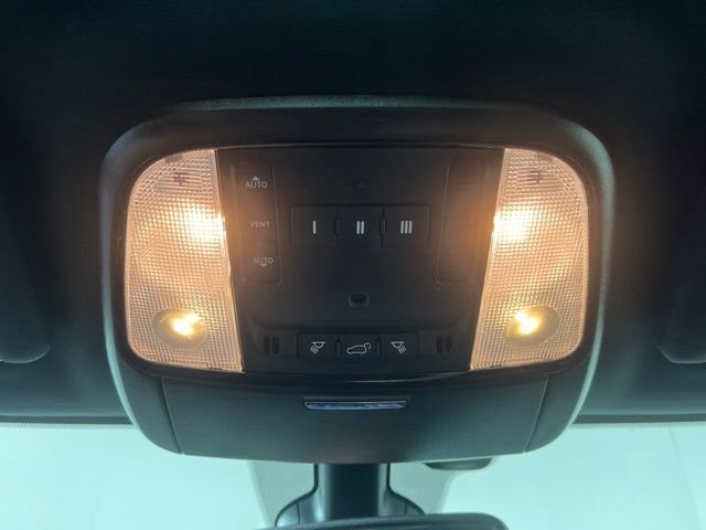 Used 2021 Dodge Durango R/T w/ Blacktop Package image 30