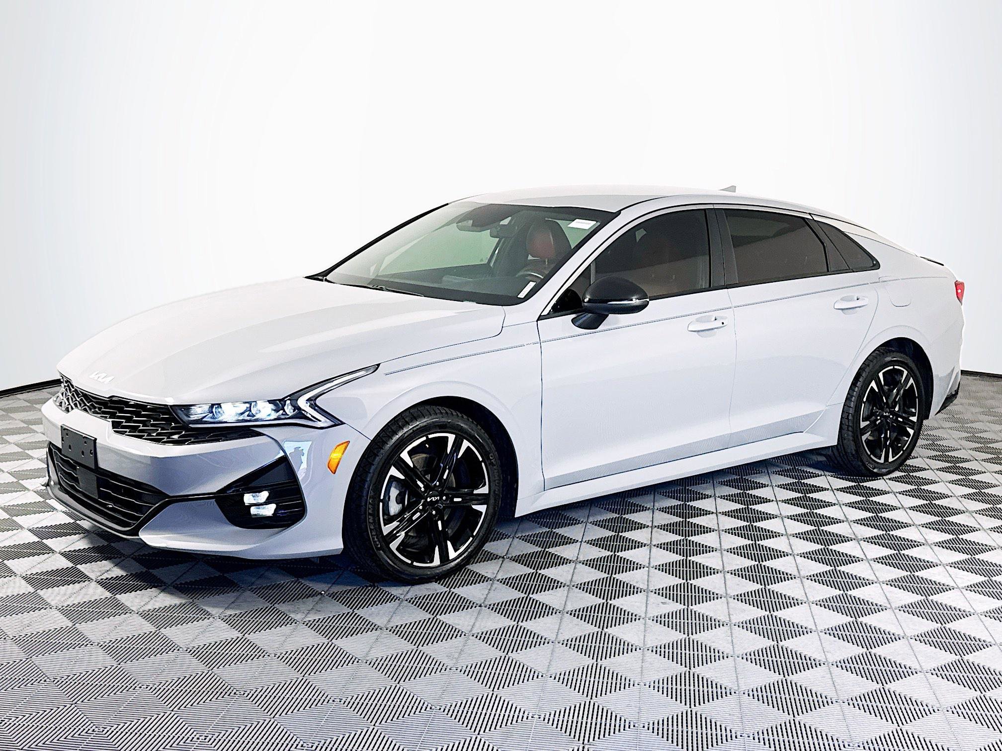Used 2024 Kia K5 GT-Line w/ GT-Line Premium Package image 4