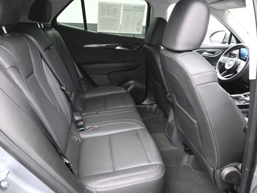 Used 2025 Buick Envision Preferred image 9