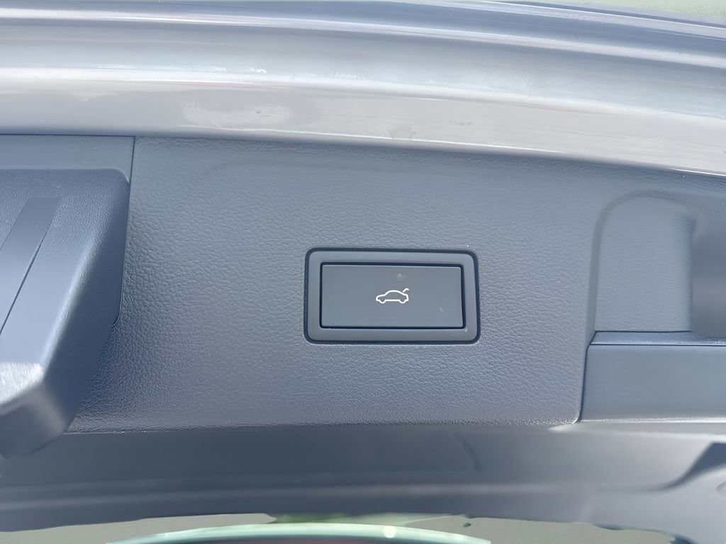Used 2026 Volkswagen Atlas SE FWD image 30