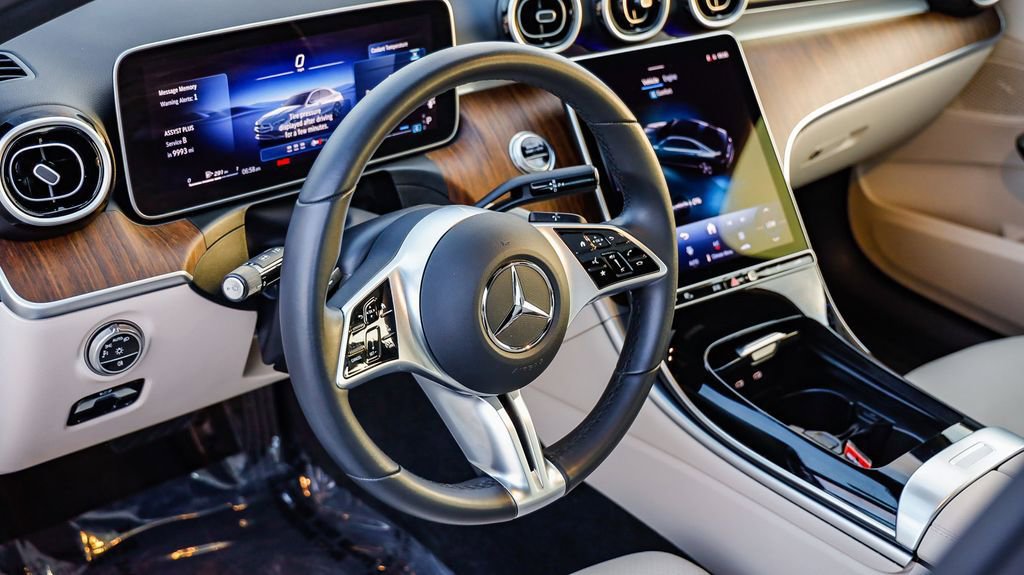 Used 2025 Mercedes-Benz C 300 4MATIC Sedan image 23