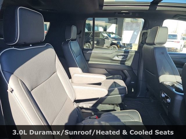 Used 2023 GMC Yukon XL SLT w/ SLT Premium Package image 37