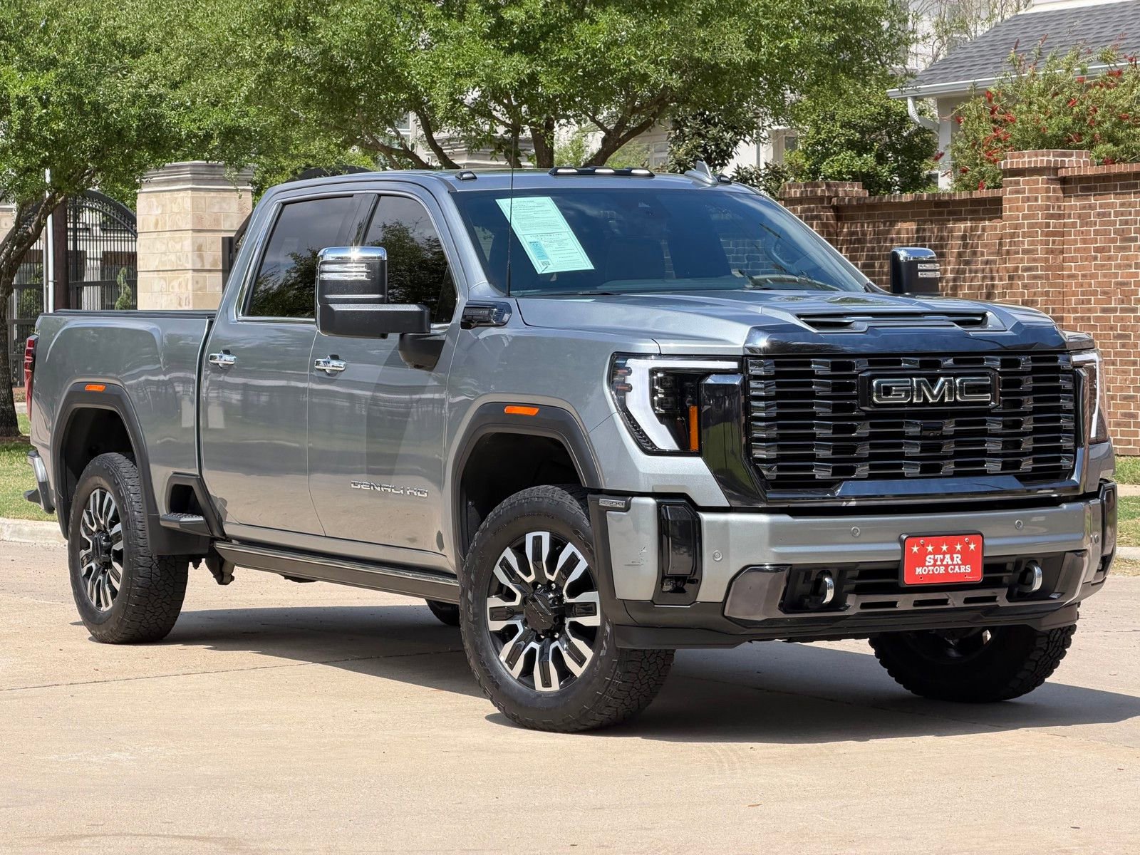 Used 2024 GMC Sierra 2500 Denali Ultimate image 1