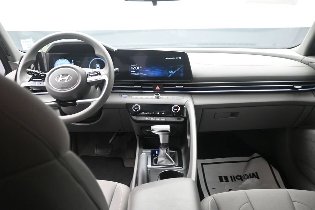 Used 2024 Hyundai Elantra SEL FWD image 14