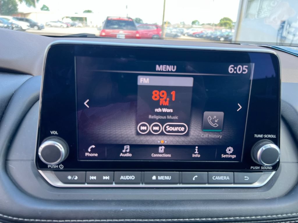Used 2023 Nissan Rogue S FWD image 11