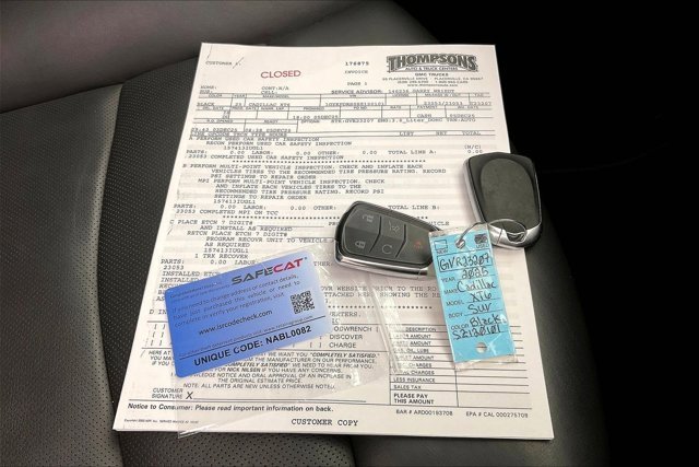 Used 2025 Cadillac XT6 Premium Luxury image 11