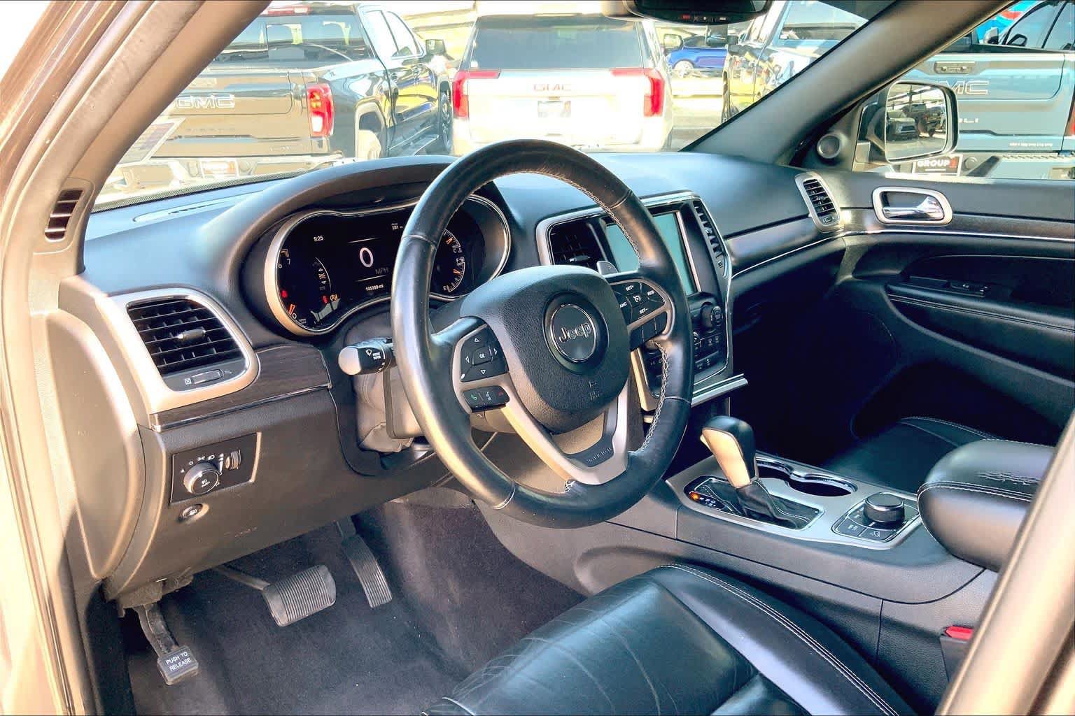 Used 2017 Jeep Grand Cherokee Limited AWD/4WD image 17