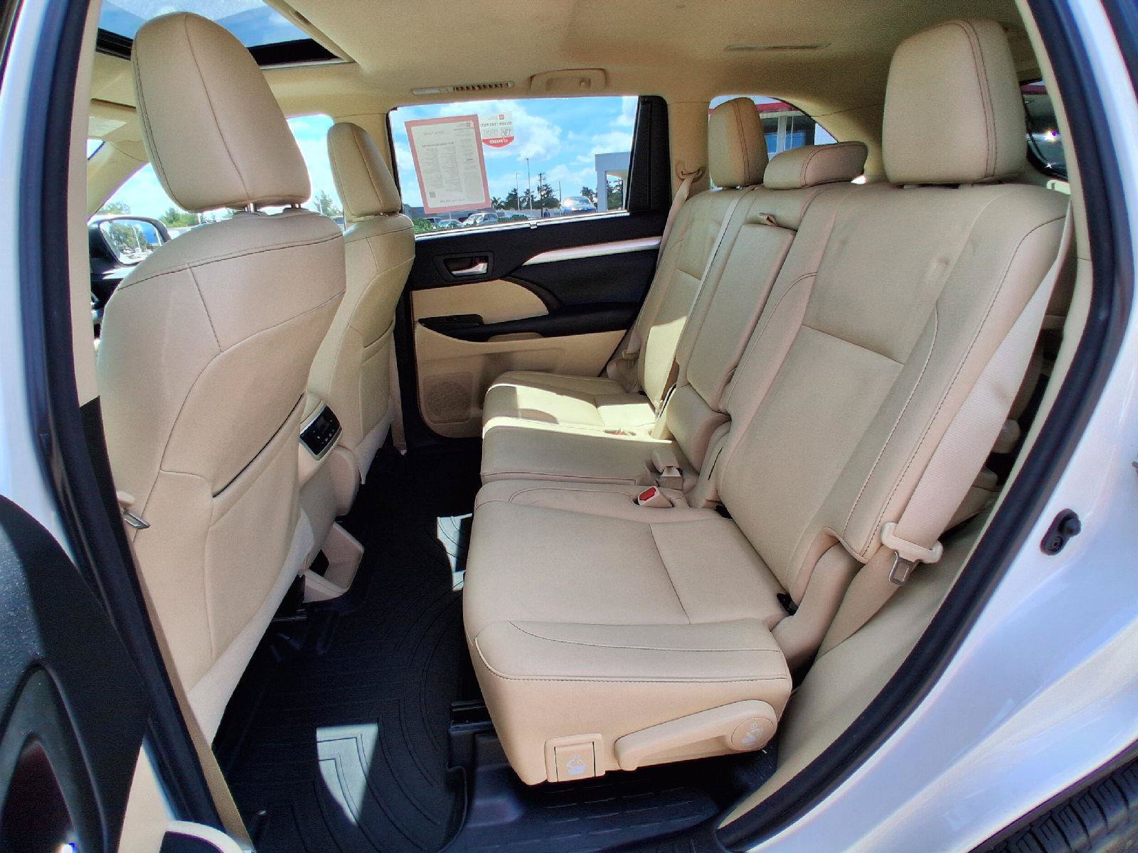 Certified 2017 Toyota Highlander XLE FWD image 22