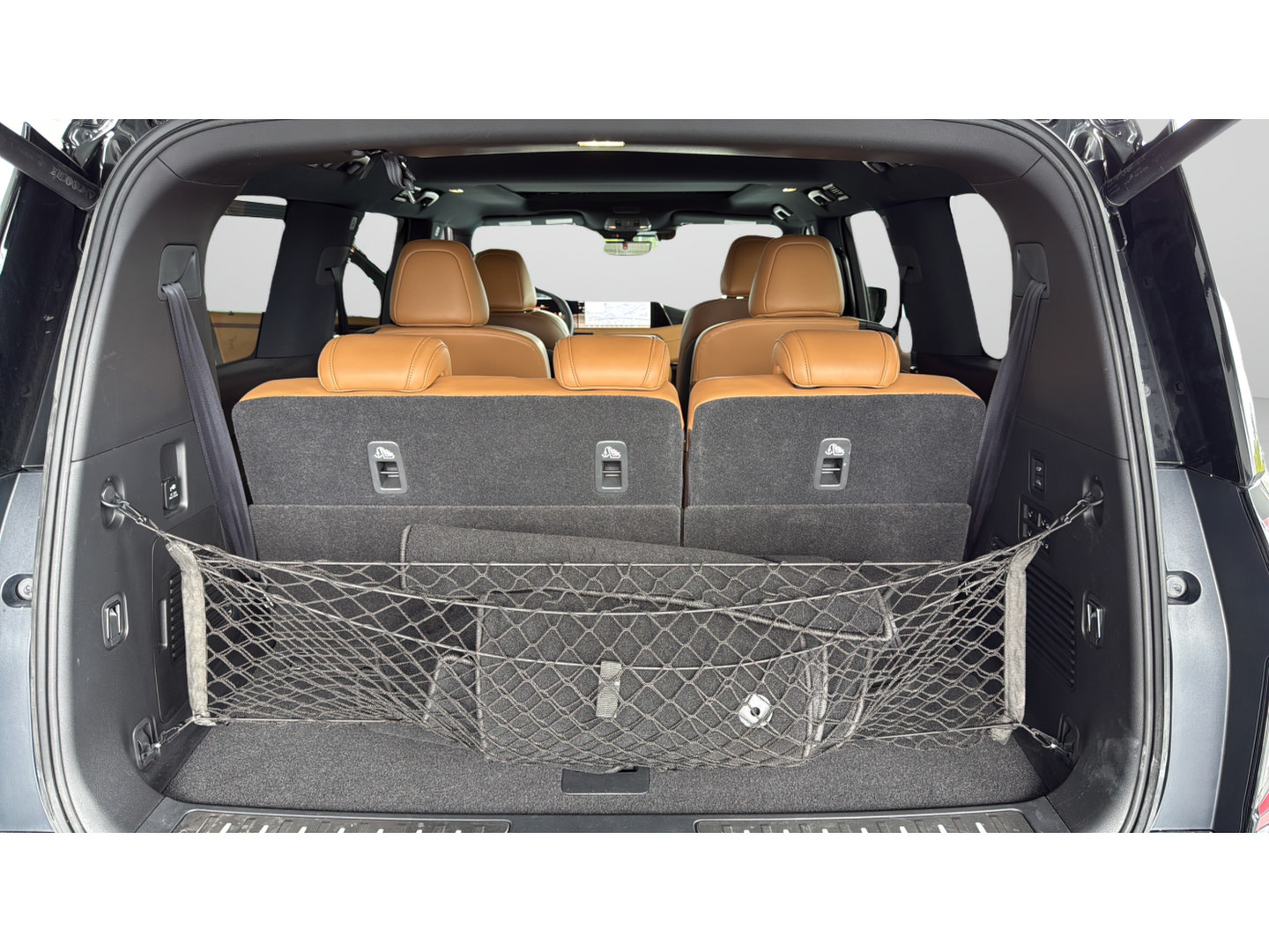 Used 2025 Nissan Armada Platinum Reserve w/ Convenience Package RWD image 13