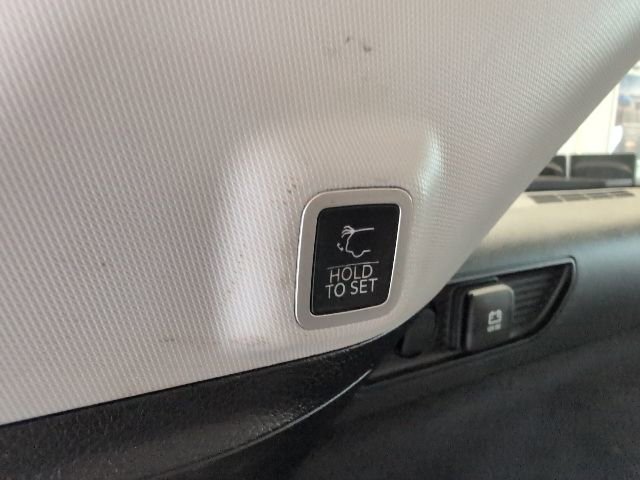 Used 2022 Jeep Grand Cherokee Overland w/ Luxury Tech Group IV AWD/4WD image 40