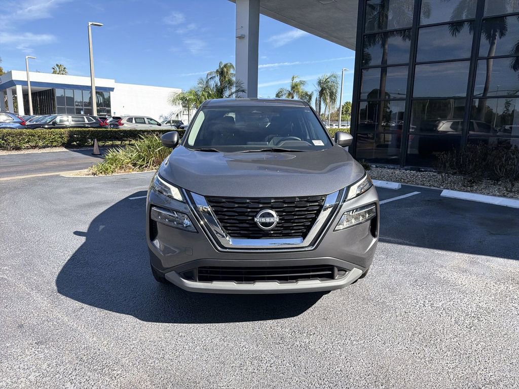 Used 2023 Nissan Rogue SV image 3
