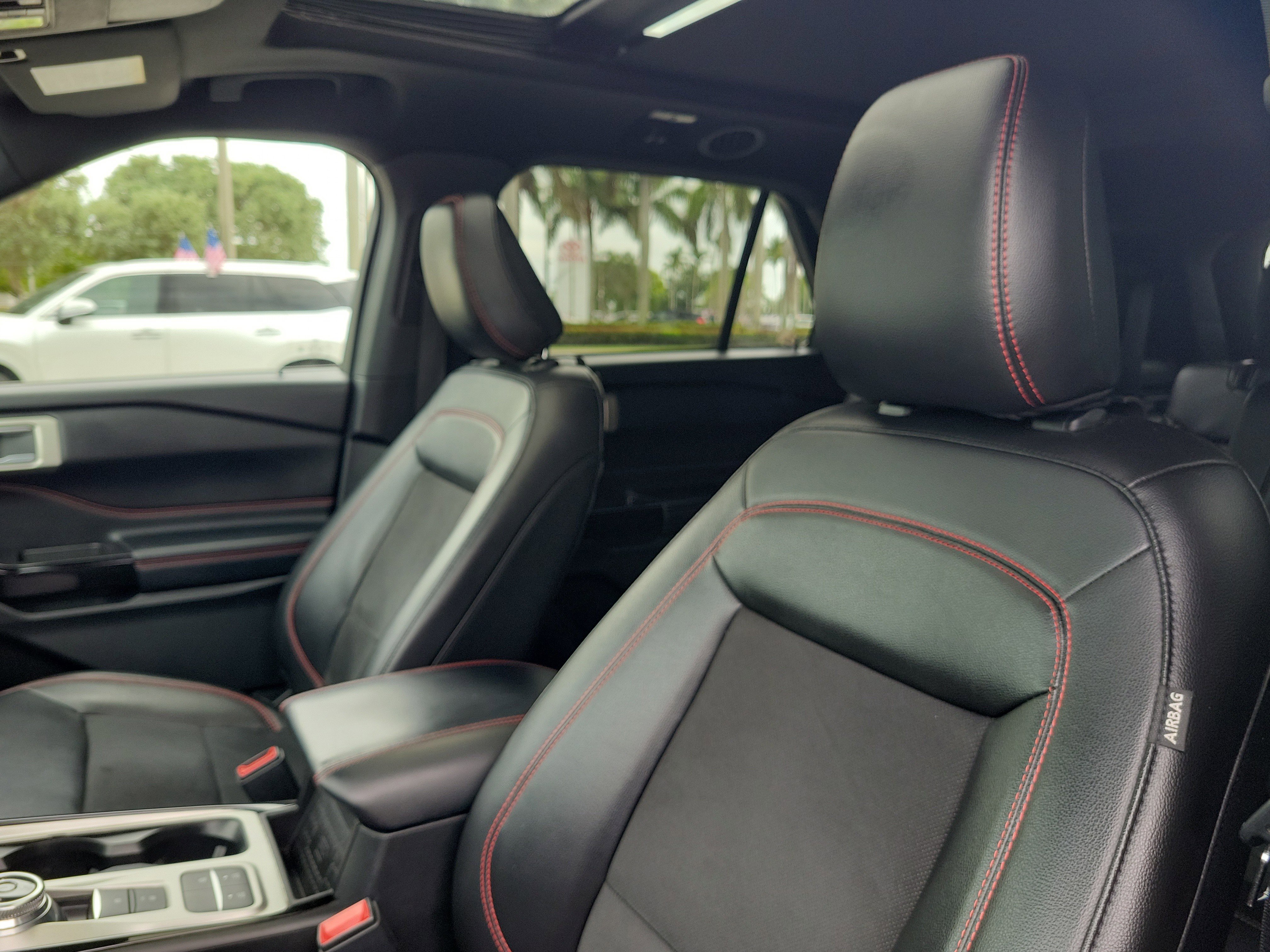 Used 2022 Ford Explorer ST-Line RWD image 25