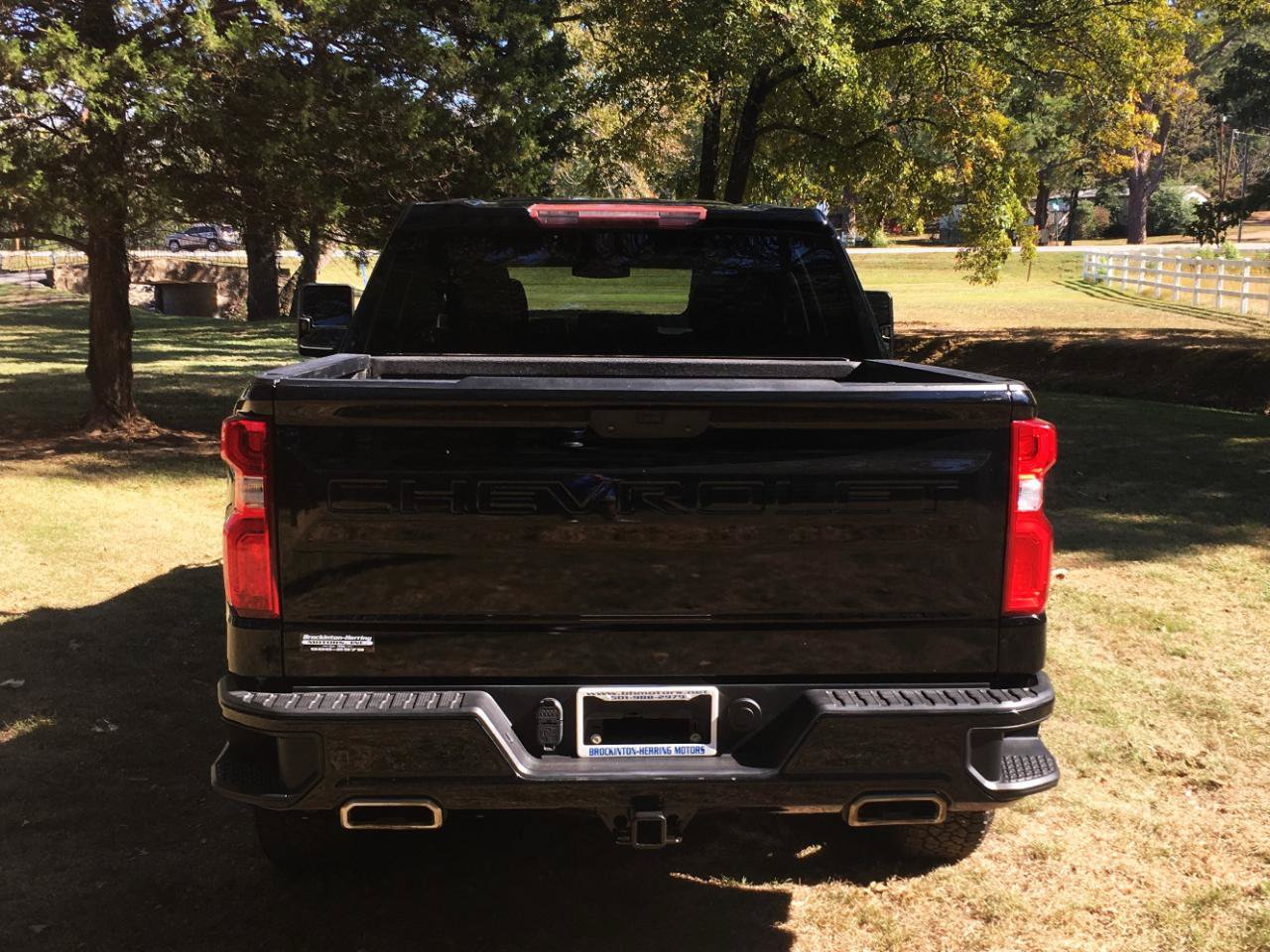 Used 2019 Chevrolet Silverado 1500 Custom w/ Custom Max Trailering Package AWD/4WD image 5